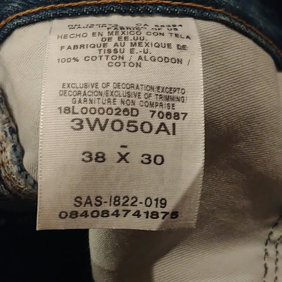 Like new Wrangler relaxed fit jeans - Picture 4 of 6